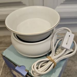 NIB 4-in-1 Multifunctional Candle Wax Warmer